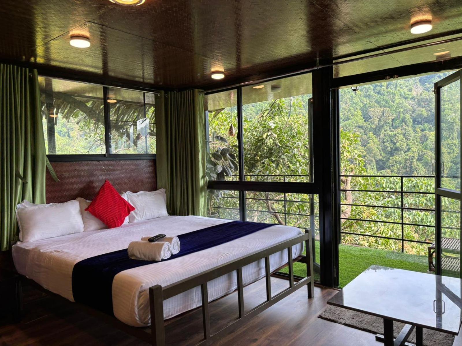 Holistic Stay Eco-Resort & Ayurvedic Retreat Paithalmala Bagian luar foto